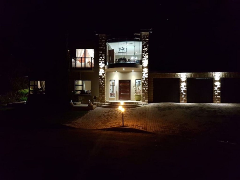 Golf estate house for sale in Magersfontein - 1KJ1691561 Golf estate house for sale in Magersfontein - 1KJ1691561