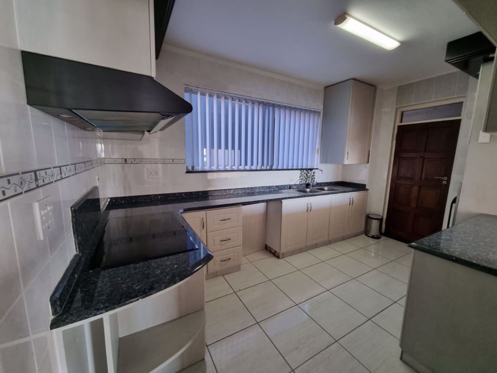Apartment for sale in North Beach Durban - 1DA1573429 Apartment for sale in North Beach Durban - 1DA1573429