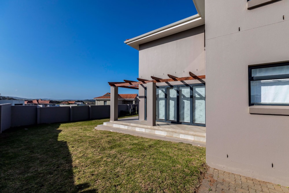 Double-storey house for sale in Kidds Beach - 1ET1573769