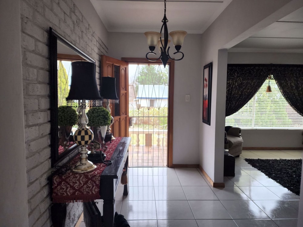 House for sale in Cradock - 1KK1681226 House for sale in Cradock - 1KK1681226