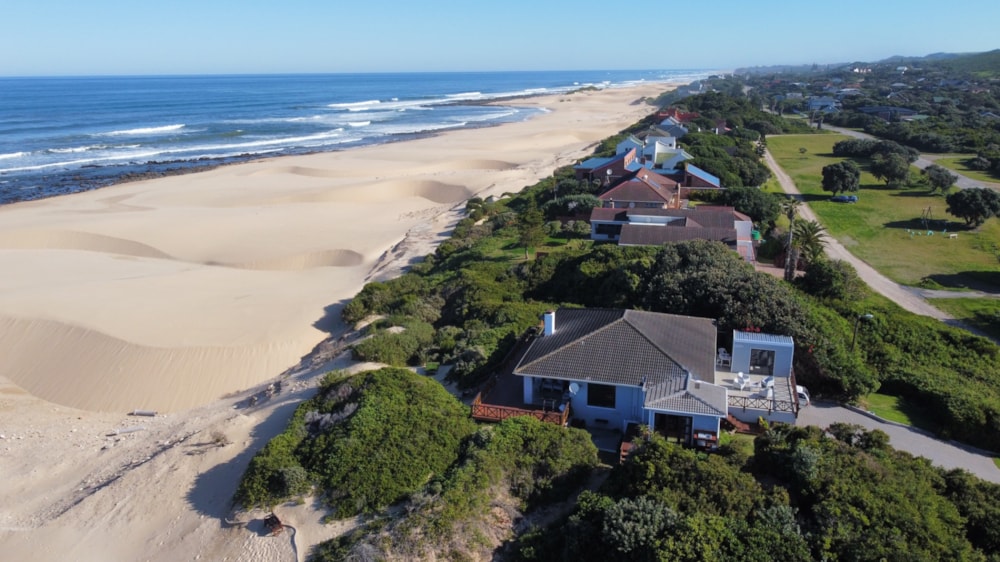 Beachfront villa for sale in Cannon Rocks - 1KO1653789 Beachfront villa for sale in Cannon Rocks - 1KO1653789