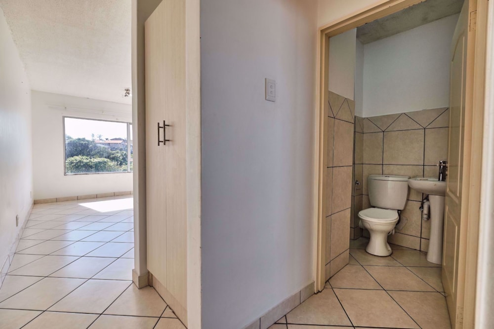 Apartment to rent in Athlone Park - 1WB1742284 Apartment to rent in Athlone Park - 1WB1742284