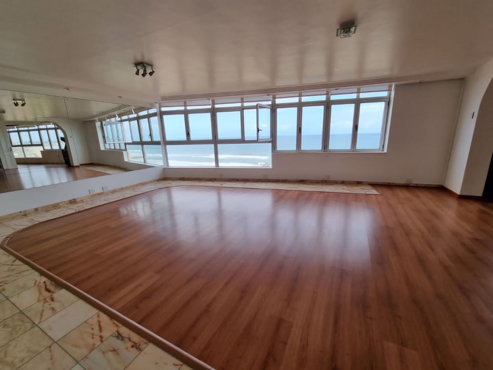 Apartment for sale in North Beach Durban - 1DA1573449 Apartment for sale in North Beach Durban - 1DA1573449