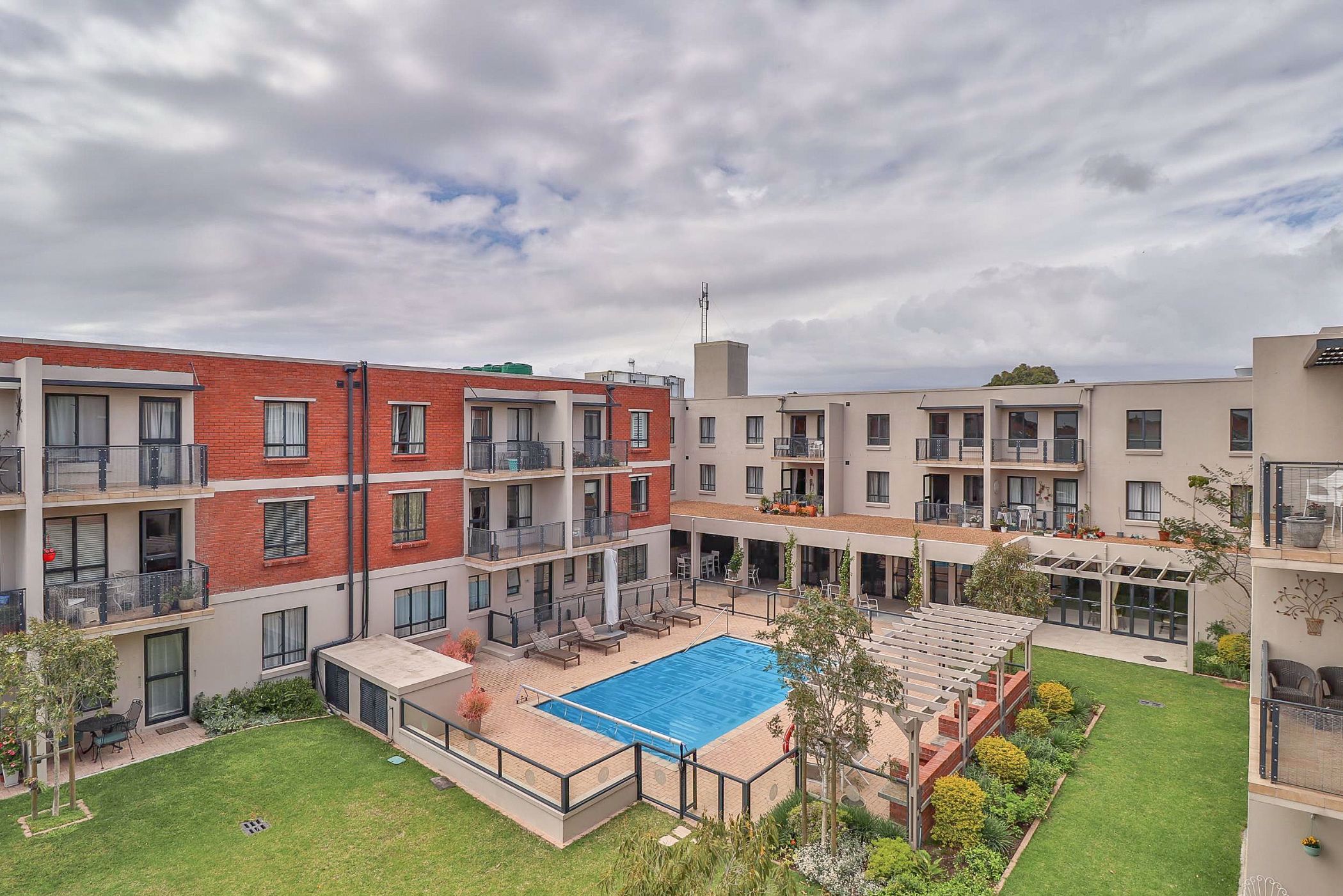 Apartment for sale in Pinelands, Cape Town - KW1746910