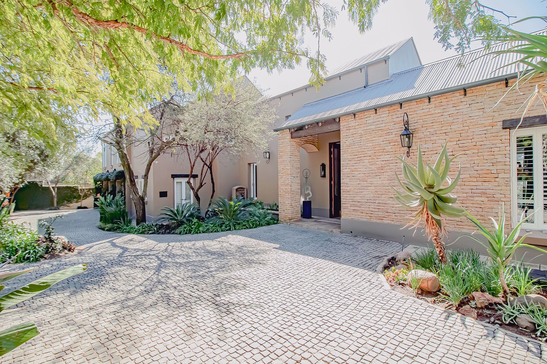 House sold in Southdowns Estate - CN1634200