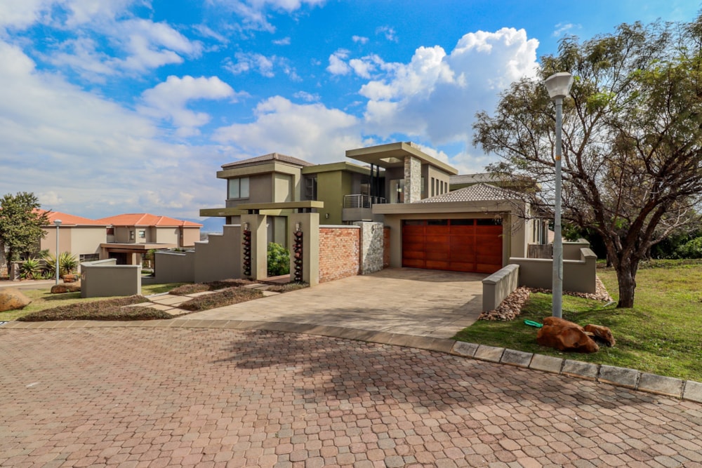 Security complex home for sale in Xanadu - 1HR1576115