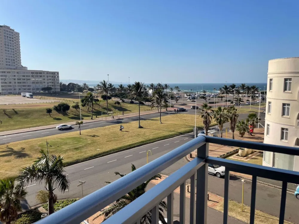Apartment for sale in North Beach Durban - 1DA1576240 Apartment for sale in North Beach Durban - 1DA1576240