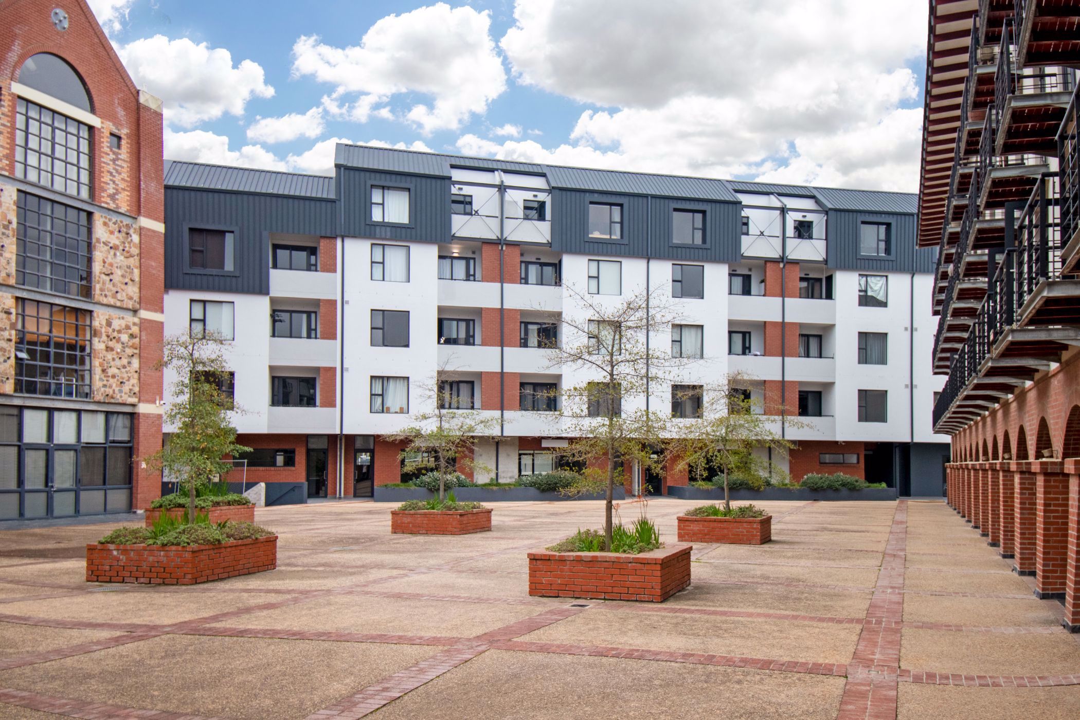 Commercial business for sale in Onder Papegaaiberg - ST1604000