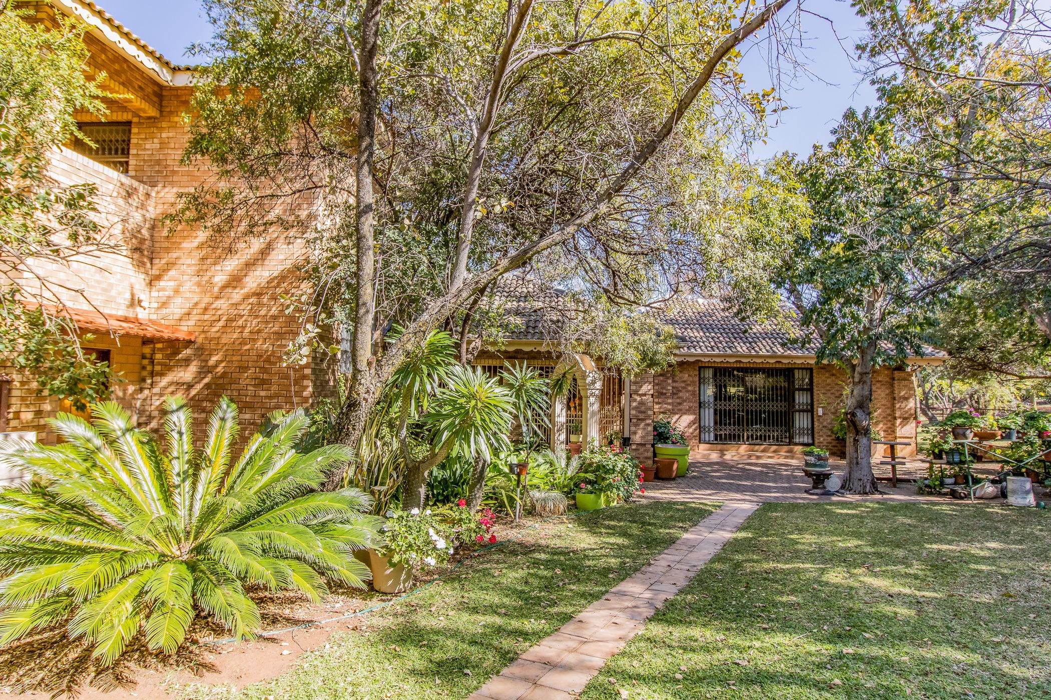 Mixed use farm for sale in Hartbeespoort - 1HR1575860