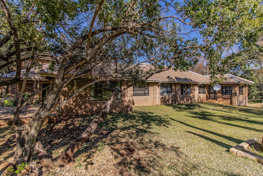 Mixed use farm for sale in Hartbeespoort - 1HR1575860 Mixed use farm for sale in Hartbeespoort - 1HR1575860