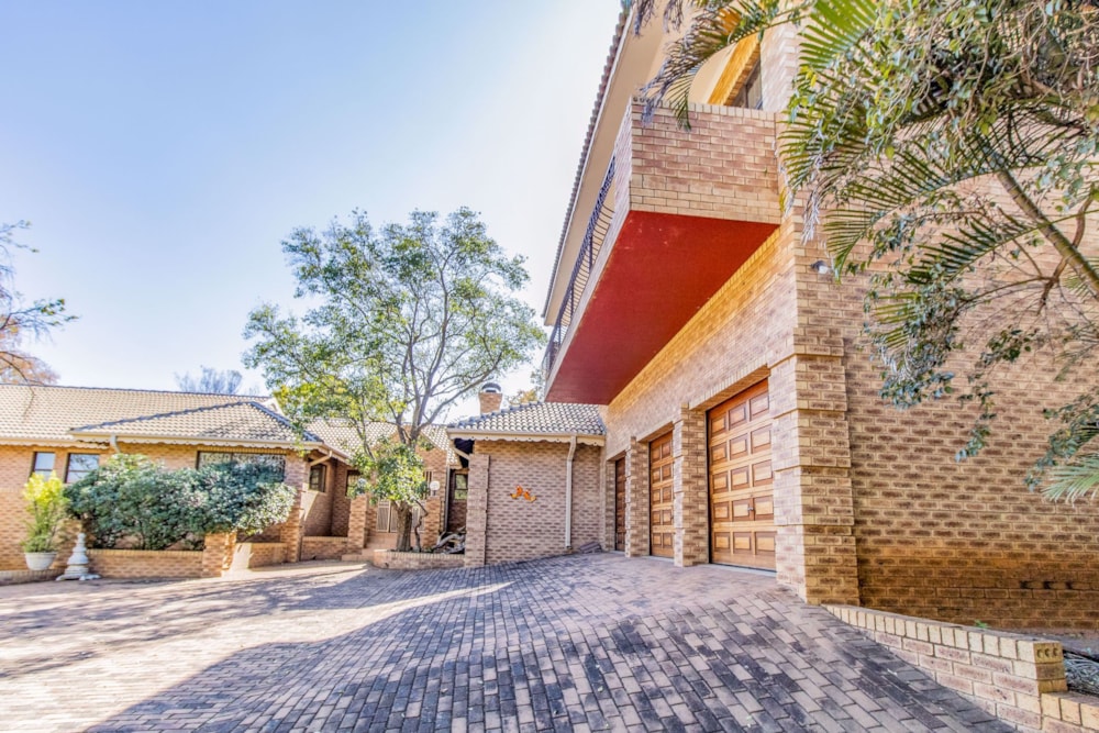 Mixed use farm for sale in Hartbeespoort - 1HR1575860 Mixed use farm for sale in Hartbeespoort - 1HR1575860