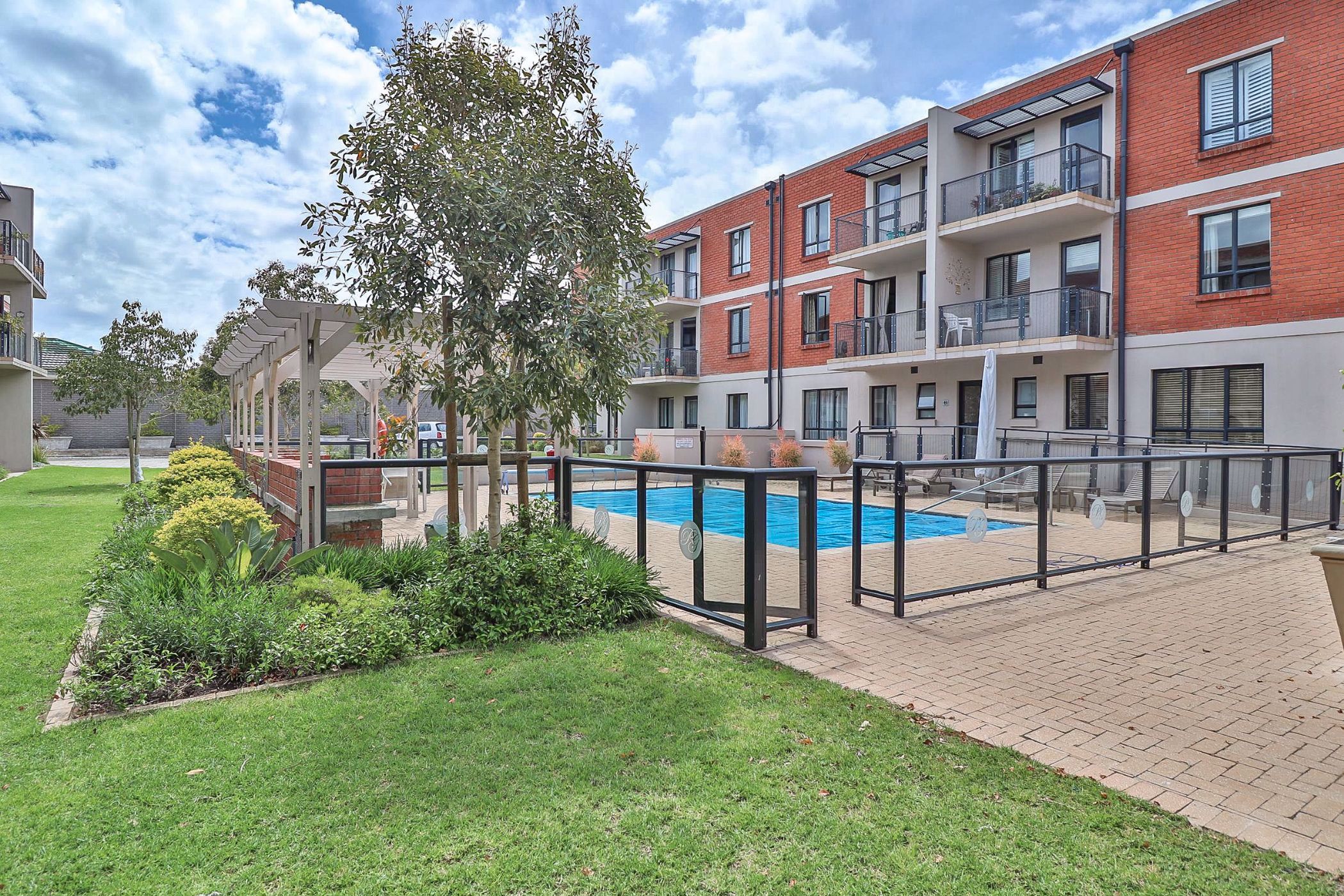 Apartment for sale in Pinelands, Cape Town - KW1576368