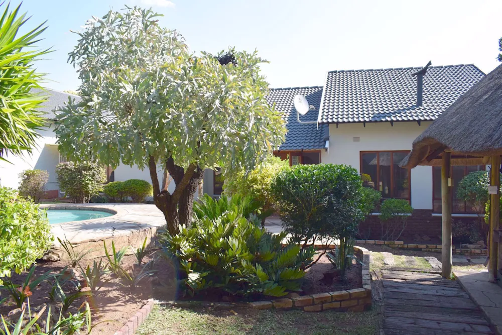 Single-storey house for sale in Safari Gardens - 1RU1577410