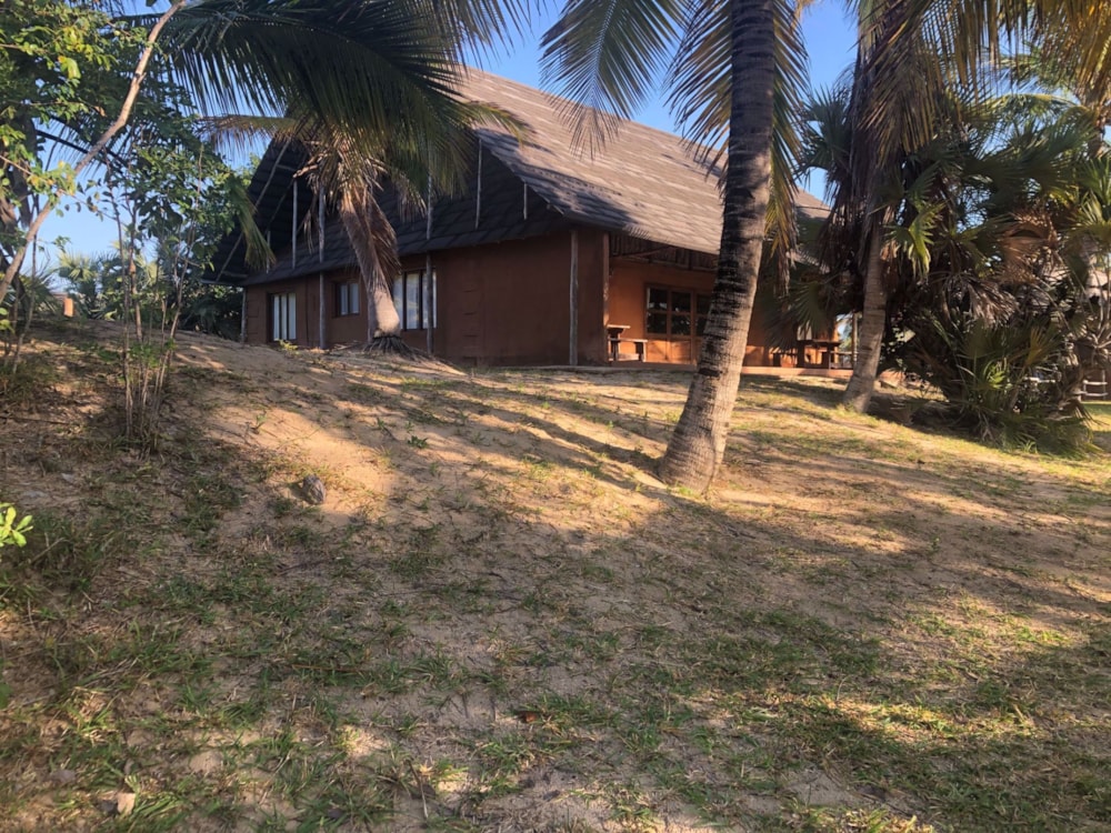 Beach bungalow for sale in Morrumbene, Mozambique - 3MQ1577472
