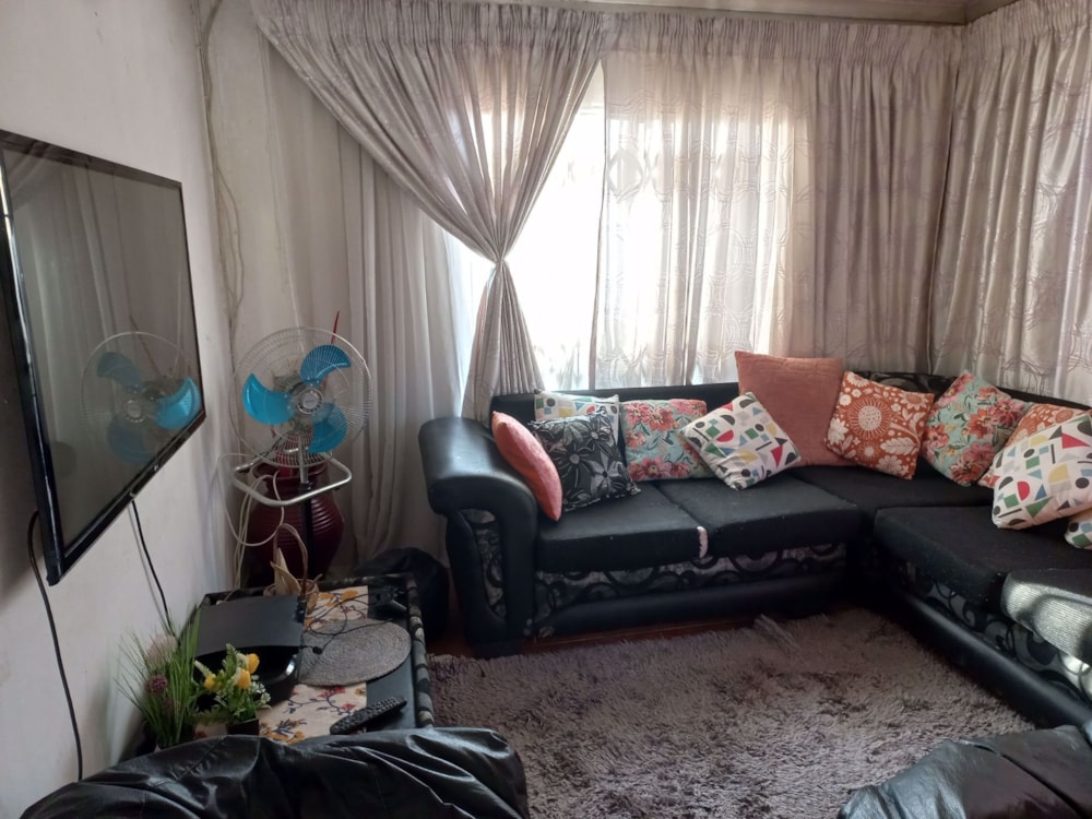 Beachfront villa for sale in Boitekong - 1RU1578607