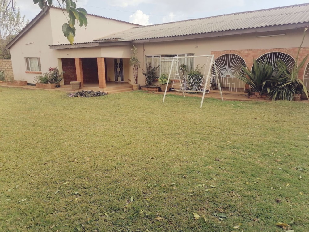 House for sale in Woodlands Extension, Zambia - 3ZA1578742