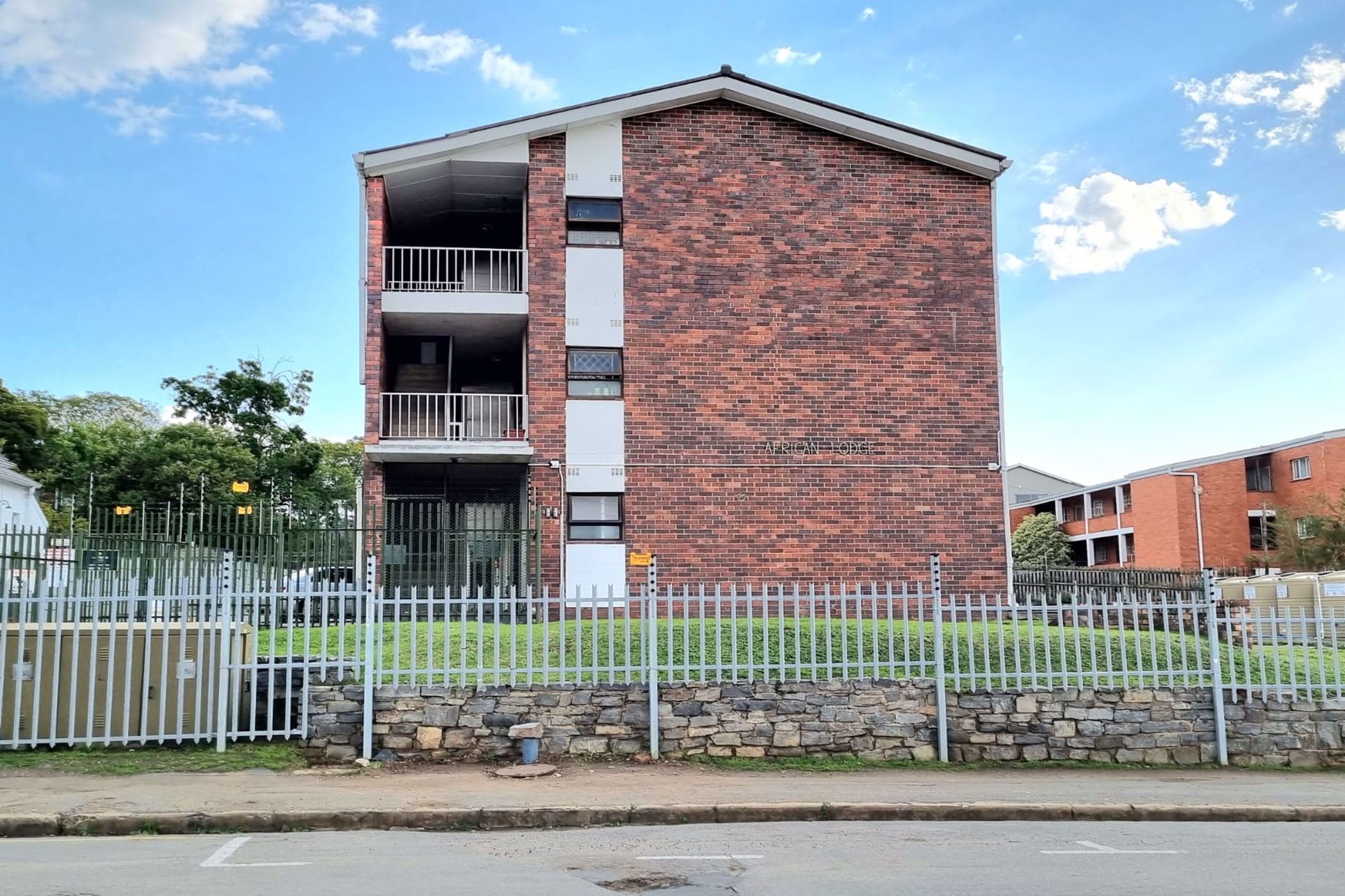 Bachelor apartment to rent in Grahamstown Central (Makhanda Central) - 1GC1749178