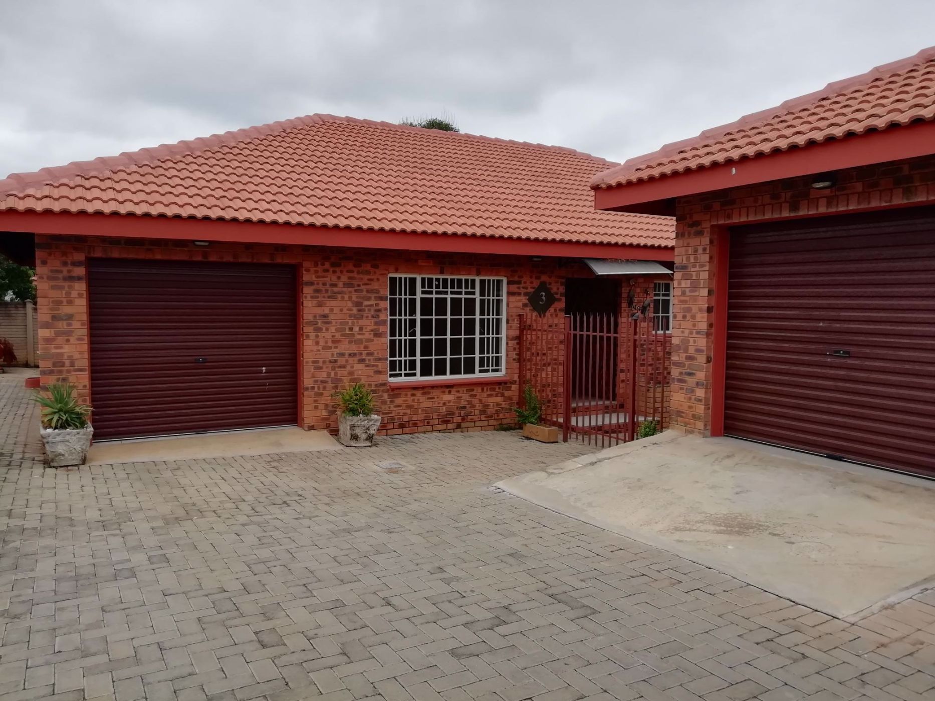 Townhouse for sale in Lydenburg (Mashishing) - 1LY1581774