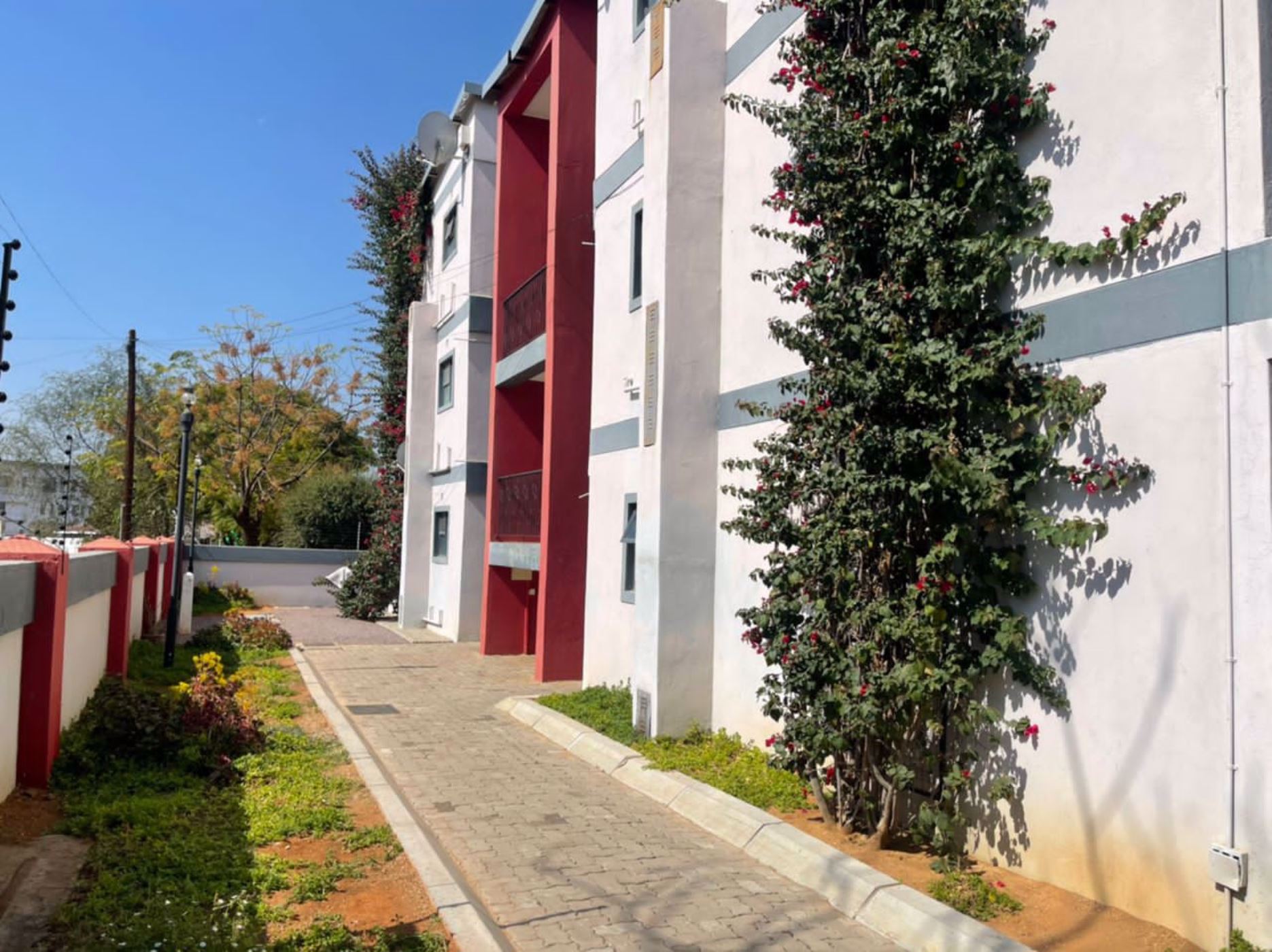 Apartment to rent in Broadhurst, Botswana - 3BO1745160
