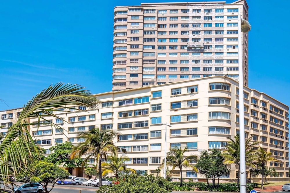 Bachelor apartment for sale in North Beach Durban - 1DA1579437 Bachelor apartment for sale in North Beach Durban - 1DA1579437