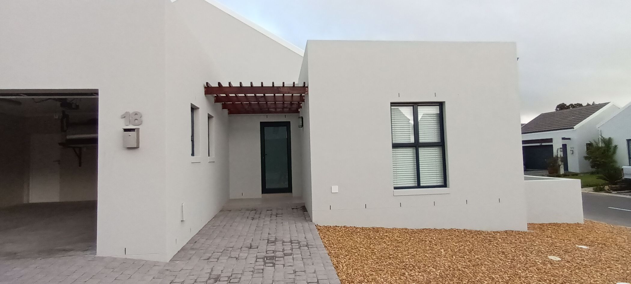 Security estate home let in Amandelsig - 1KV1684872