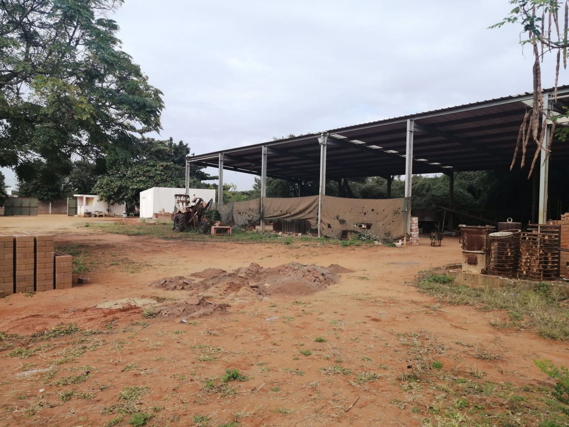Commercial industrial property for sale in Matola, Mozambique - 3MQ1581926