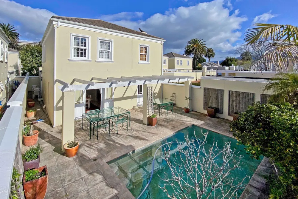 Townhouse let in Kenilworth Upper - RBL1747045 Townhouse let in Kenilworth Upper - RBL1747045