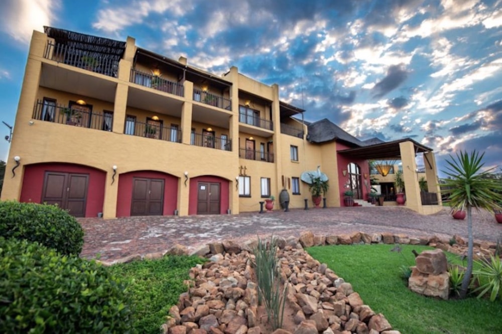 Country hotel for sale in Zwavelpoort SH - PT1660352 Country hotel for sale in Zwavelpoort SH - PT1660352