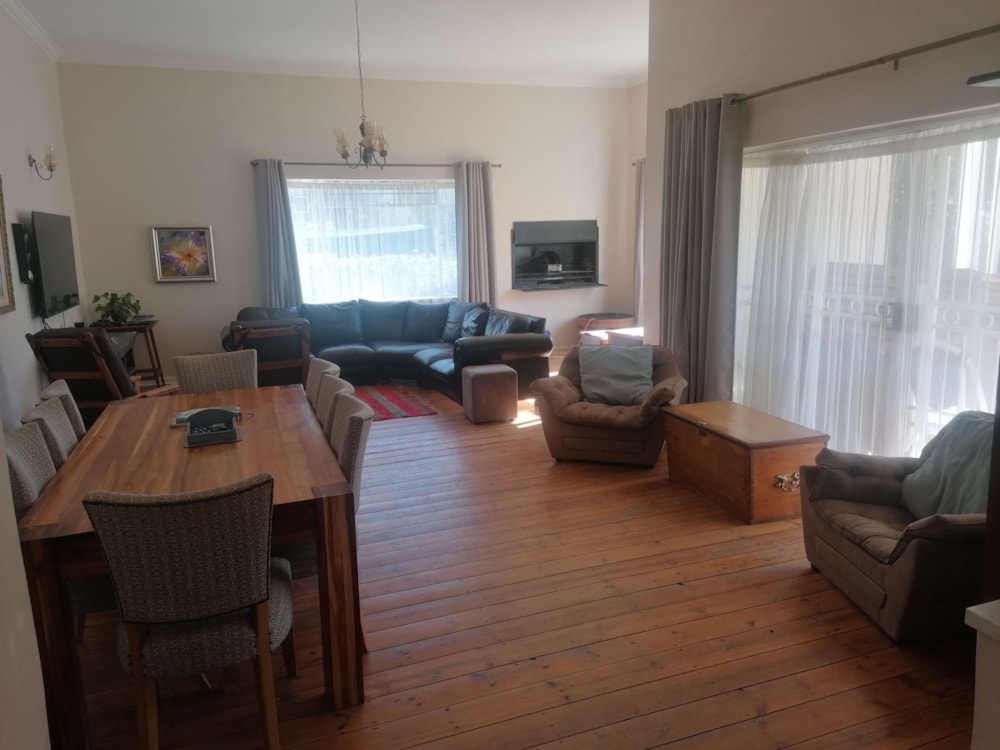 House for sale in Somerset East - 1KK1580932 House for sale in Somerset East - 1KK1580932