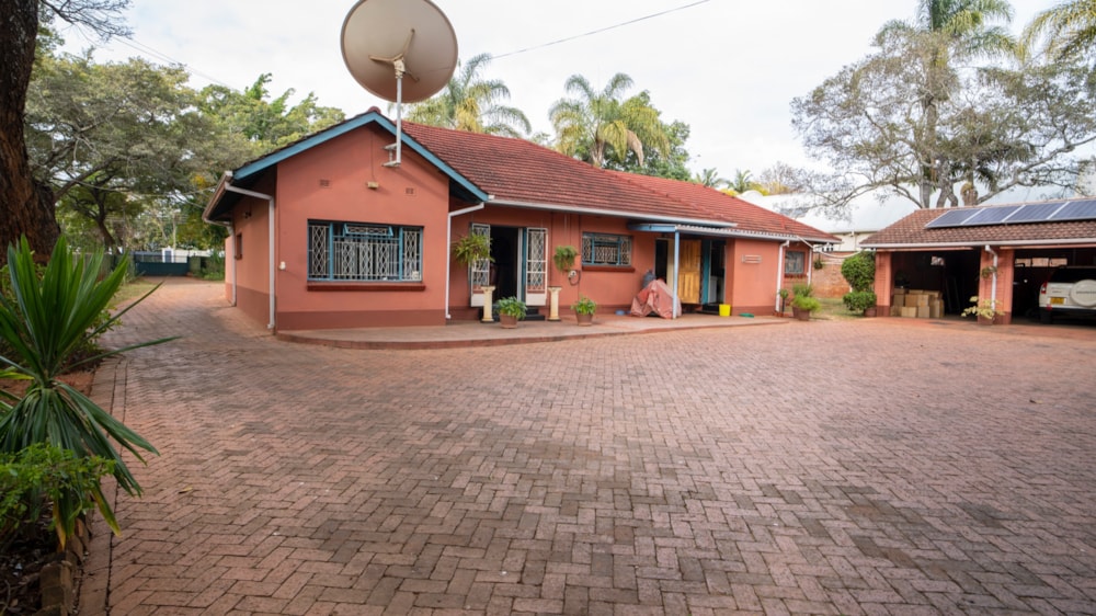 House for sale in Zimbabwe - 3ZB1581054 House for sale in Zimbabwe - 3ZB1581054