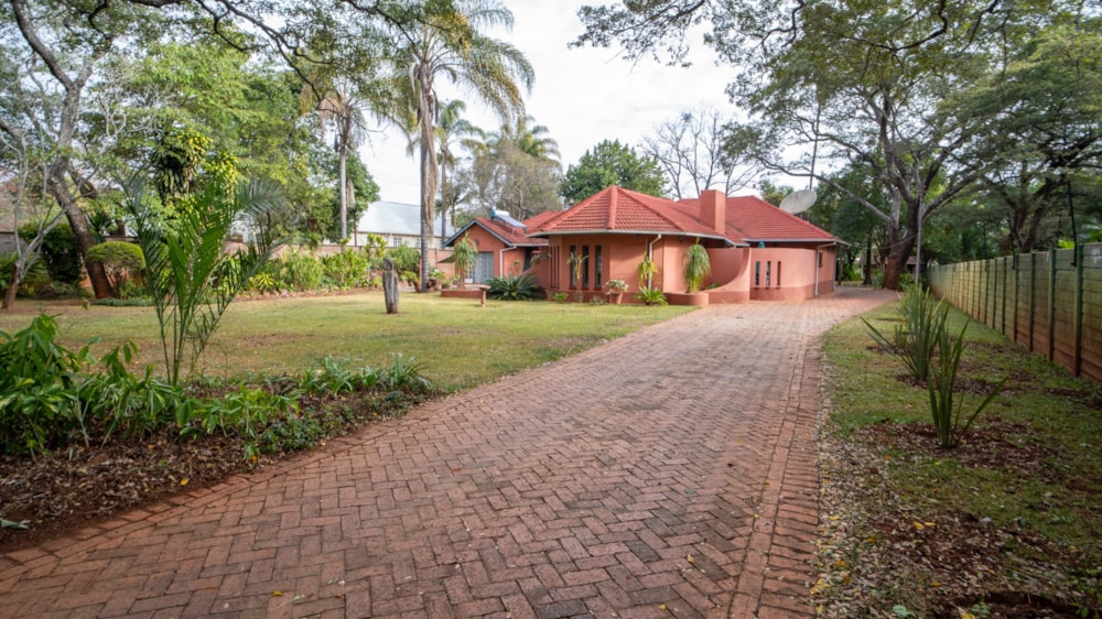 House for sale in Zimbabwe - 3ZB1581054 House for sale in Zimbabwe - 3ZB1581054