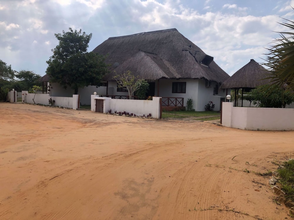 Function venue for sale in Vilanculos, Mozambique - 3MQ1581114