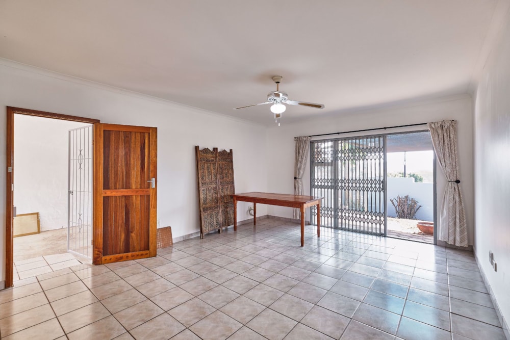 Garden cottage let in Warner Beach - 1WB1734290