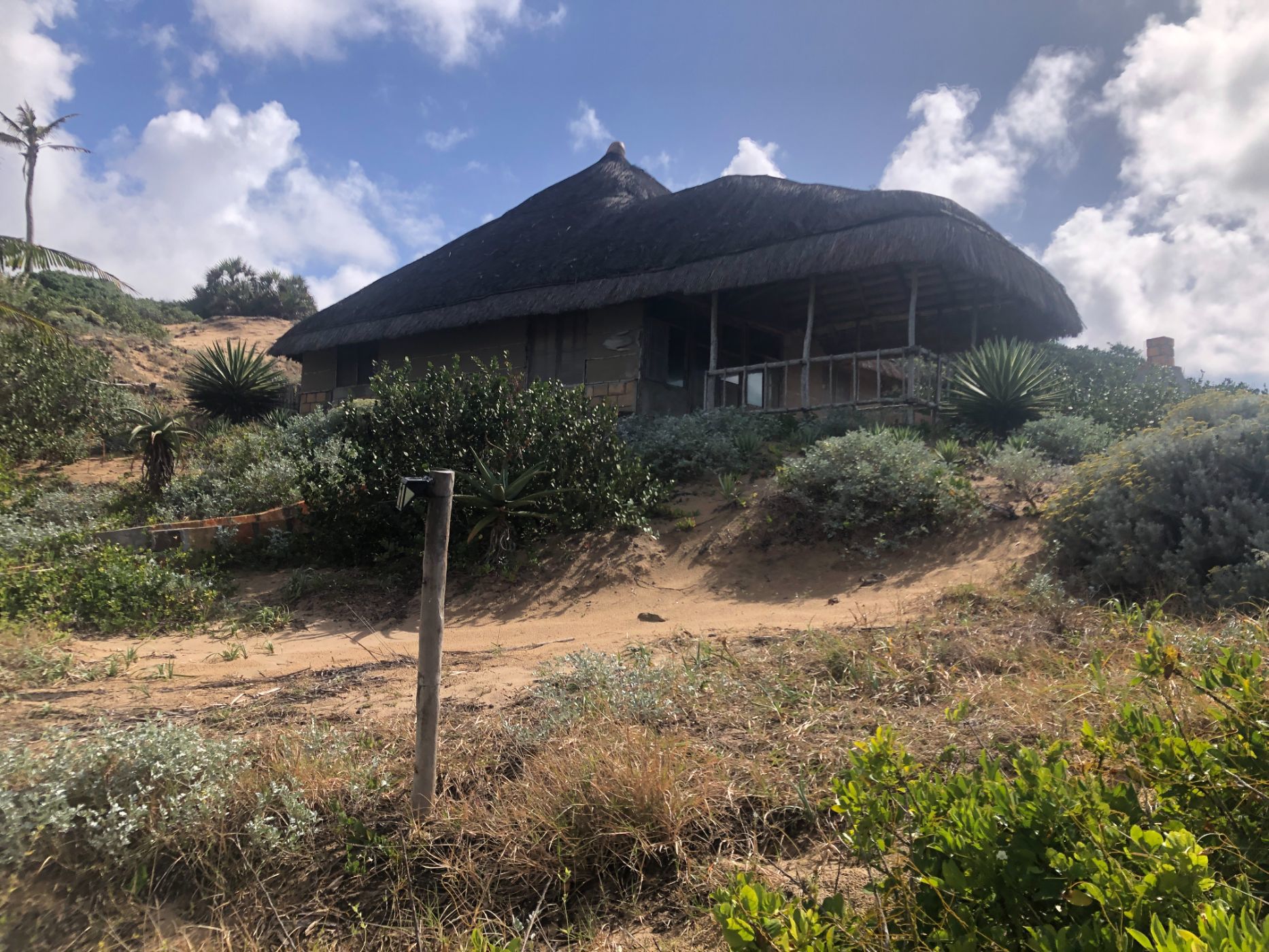 Beach bungalow for sale in Guinjata, Inhambane, Mozambique - 3MQ1582559