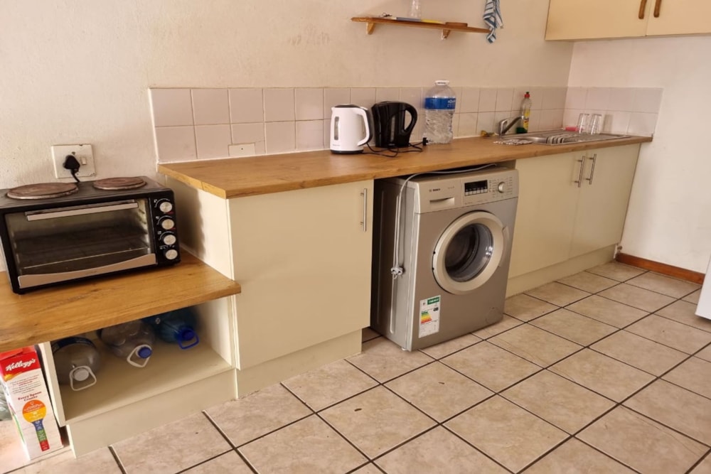 Apartment to rent in Grahamstown Central (Makhanda Central)  - 1GC1750219