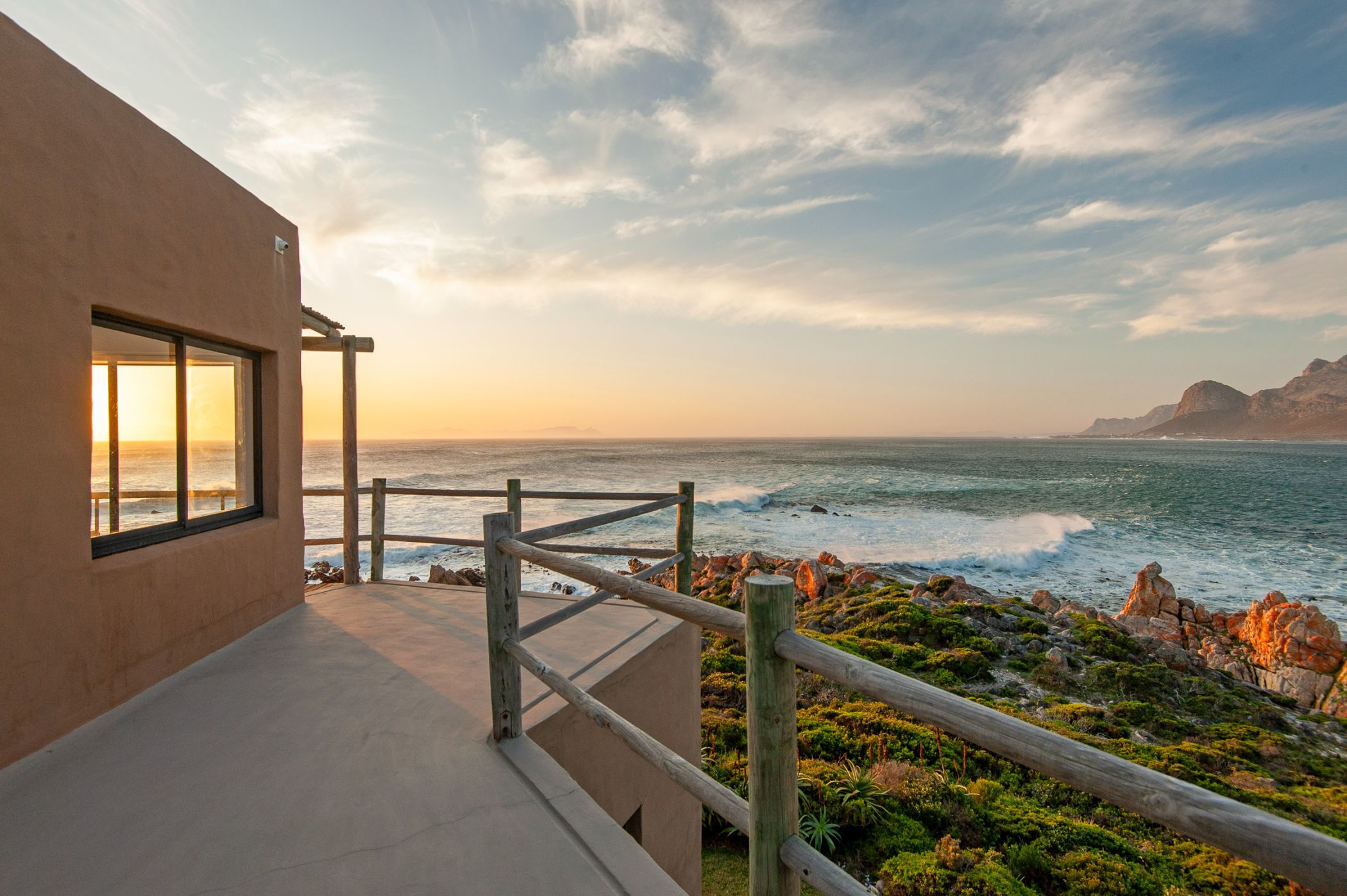 Double-storey house for sale in Pringle Bay - KN1732832