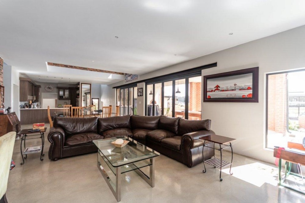 Double-storey house for sale in Copperleaf - 1CU1735853 Double-storey house for sale in Copperleaf - 1CU1735853