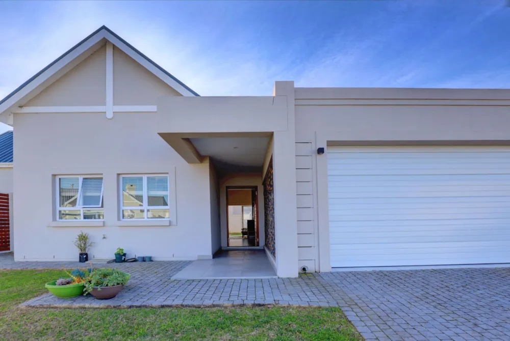 Single-storey cluster let in Kingswood Golf Estate - GEO1719053 Single-storey cluster let in Kingswood Golf Estate - GEO1719053