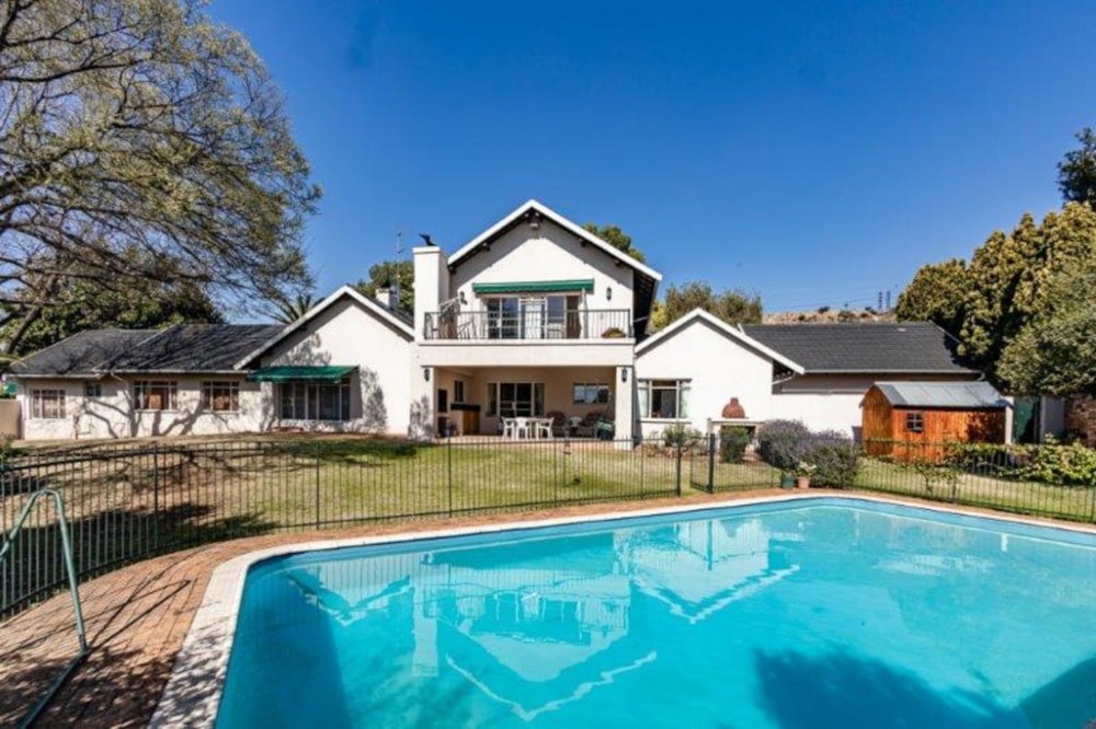 Multi-storey house for sale in Bedfordview - BED1583924 Multi-storey house for sale in Bedfordview - BED1583924