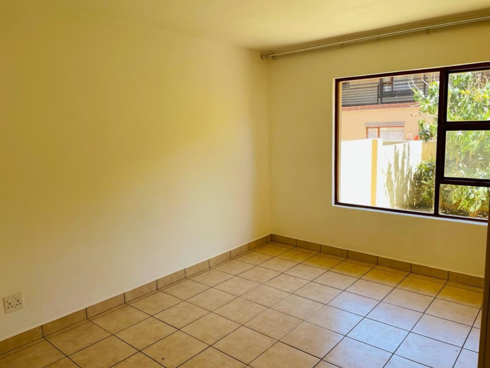 Townhouse for sale in Bendor Park - 1PS1680227 Townhouse for sale in Bendor Park - 1PS1680227