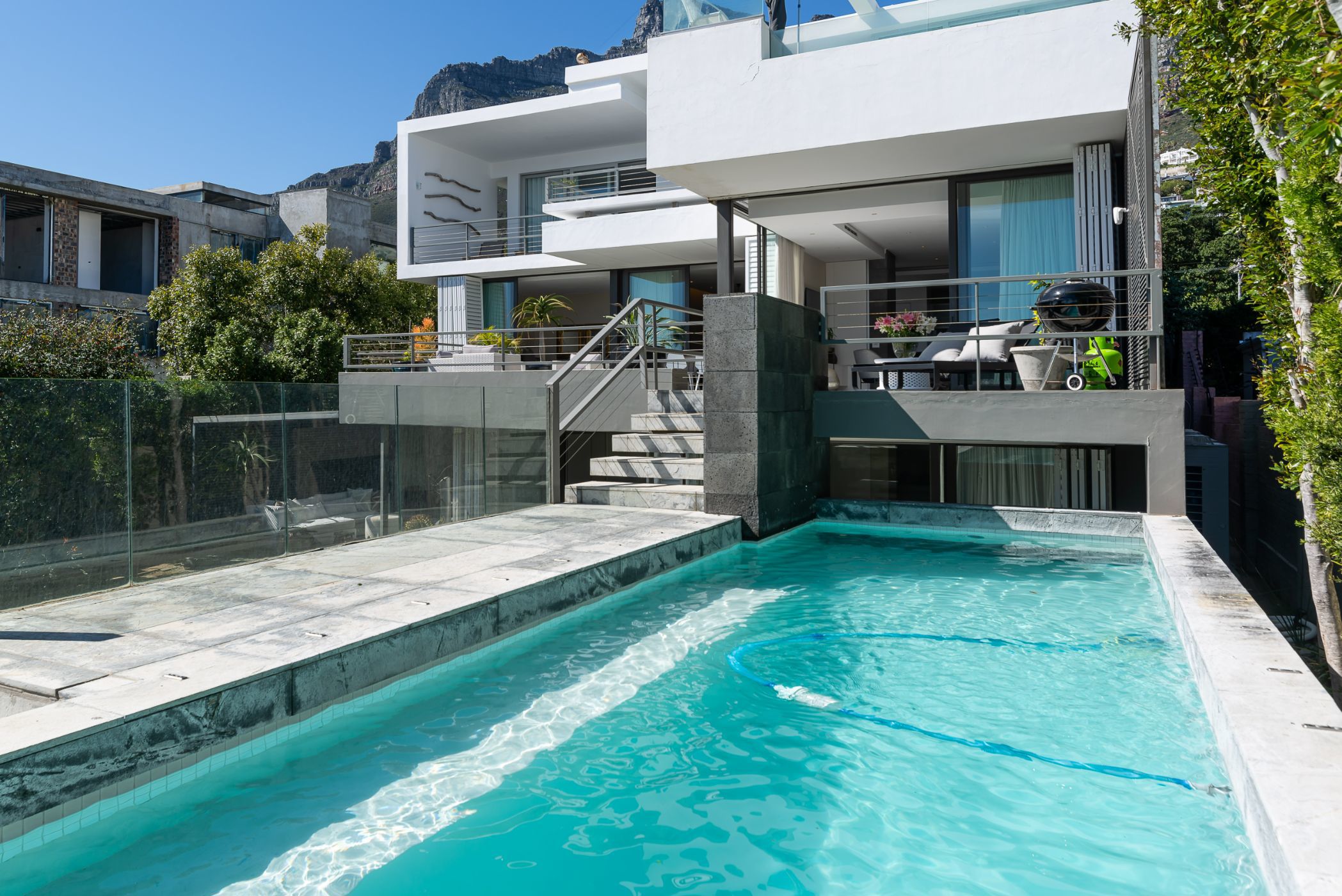 Townhouse sold in Camps Bay - AS1584266