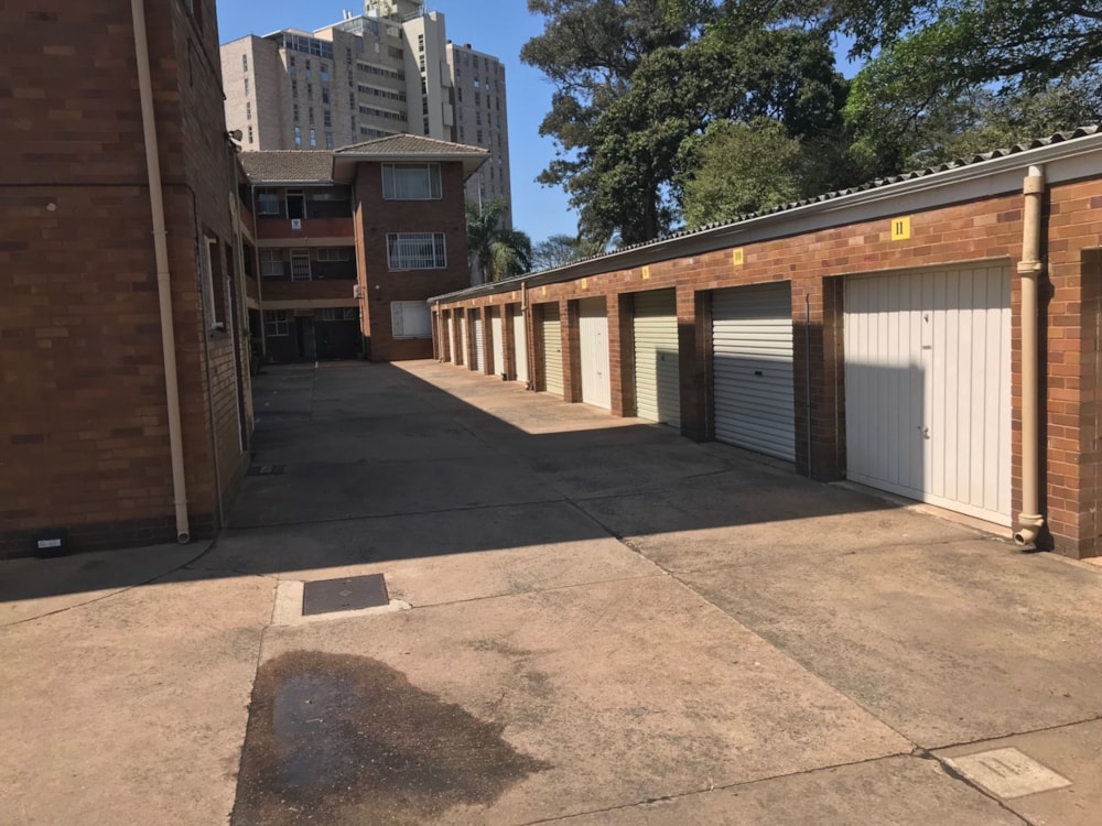 Apartment for sale in Westridge, Durban - 1DA1586986 Apartment for sale in Westridge, Durban - 1DA1586986