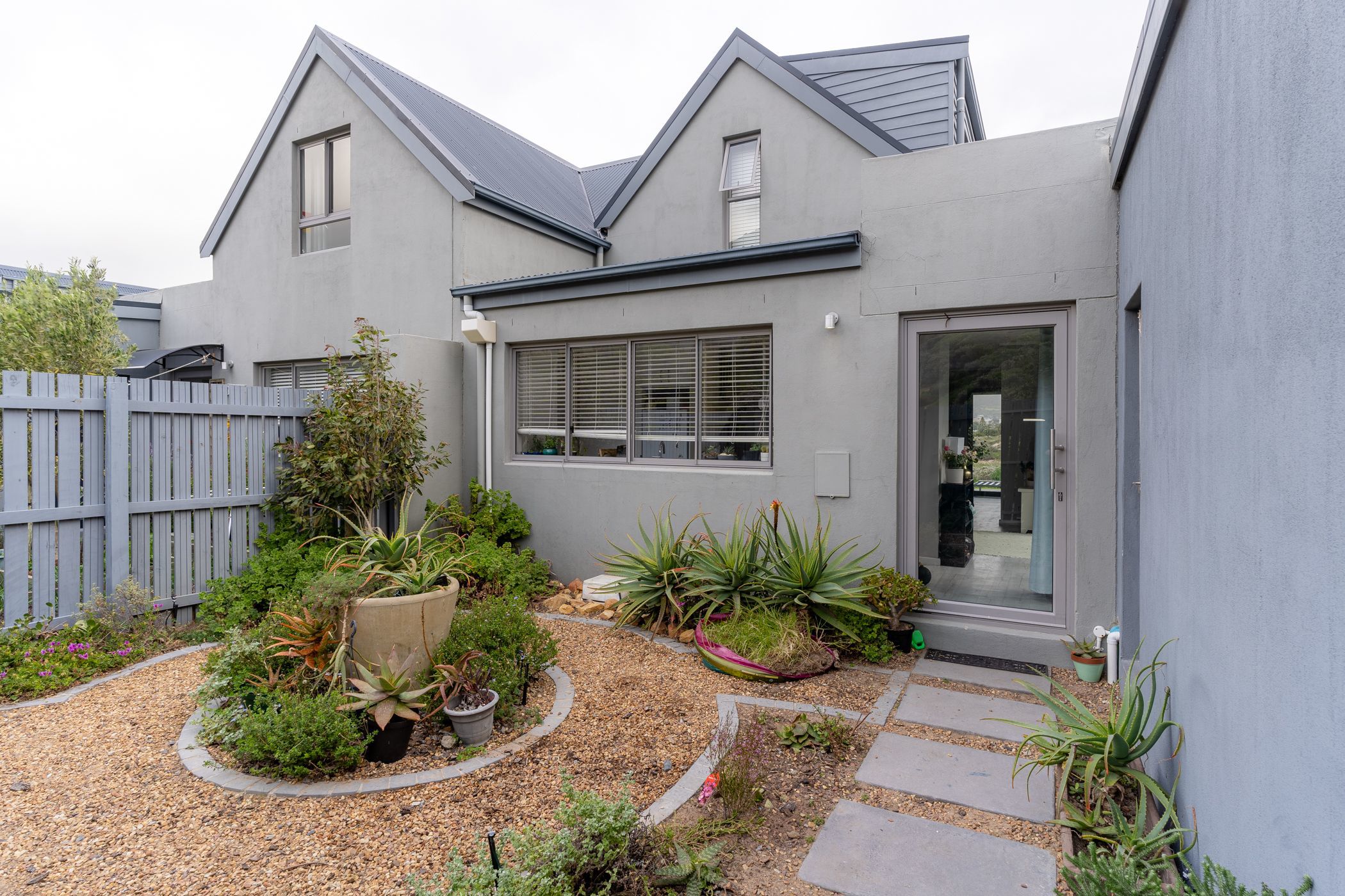 House sold in Chapman's Bay Estate - FH1693516