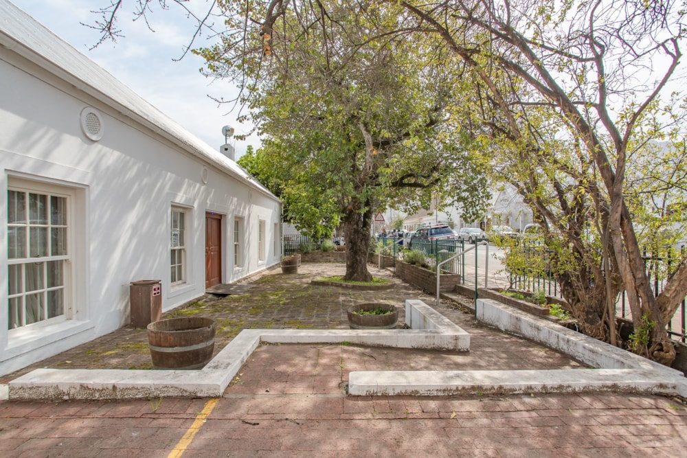 Commercial business let in Franschhoek - FWL1584021 Commercial business let in Franschhoek - FWL1584021
