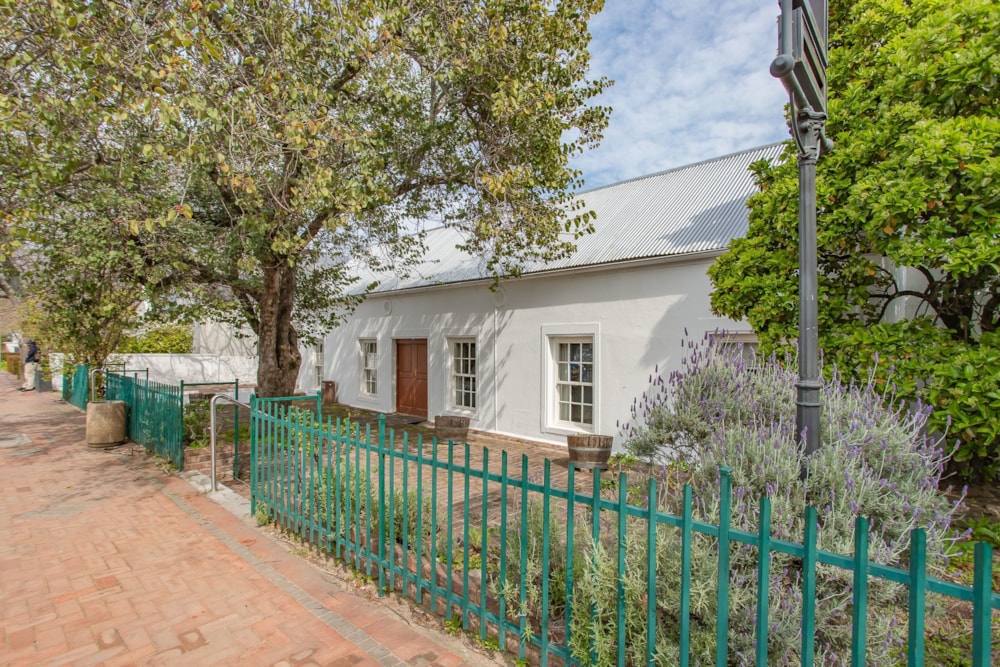 Commercial business let in Franschhoek - FWL1584021 Commercial business let in Franschhoek - FWL1584021