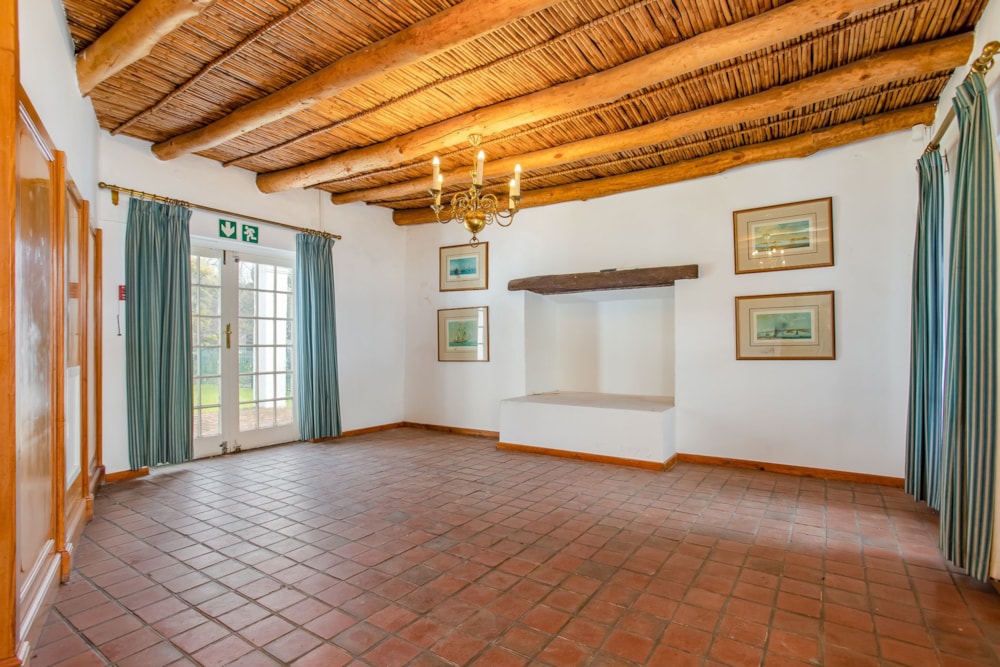 Commercial business let in Franschhoek - FWL1584021 Commercial business let in Franschhoek - FWL1584021