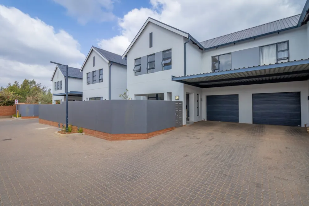 Security estate home let in Pinehaven - 1KR1728970 Security estate home let in Pinehaven - 1KR1728970