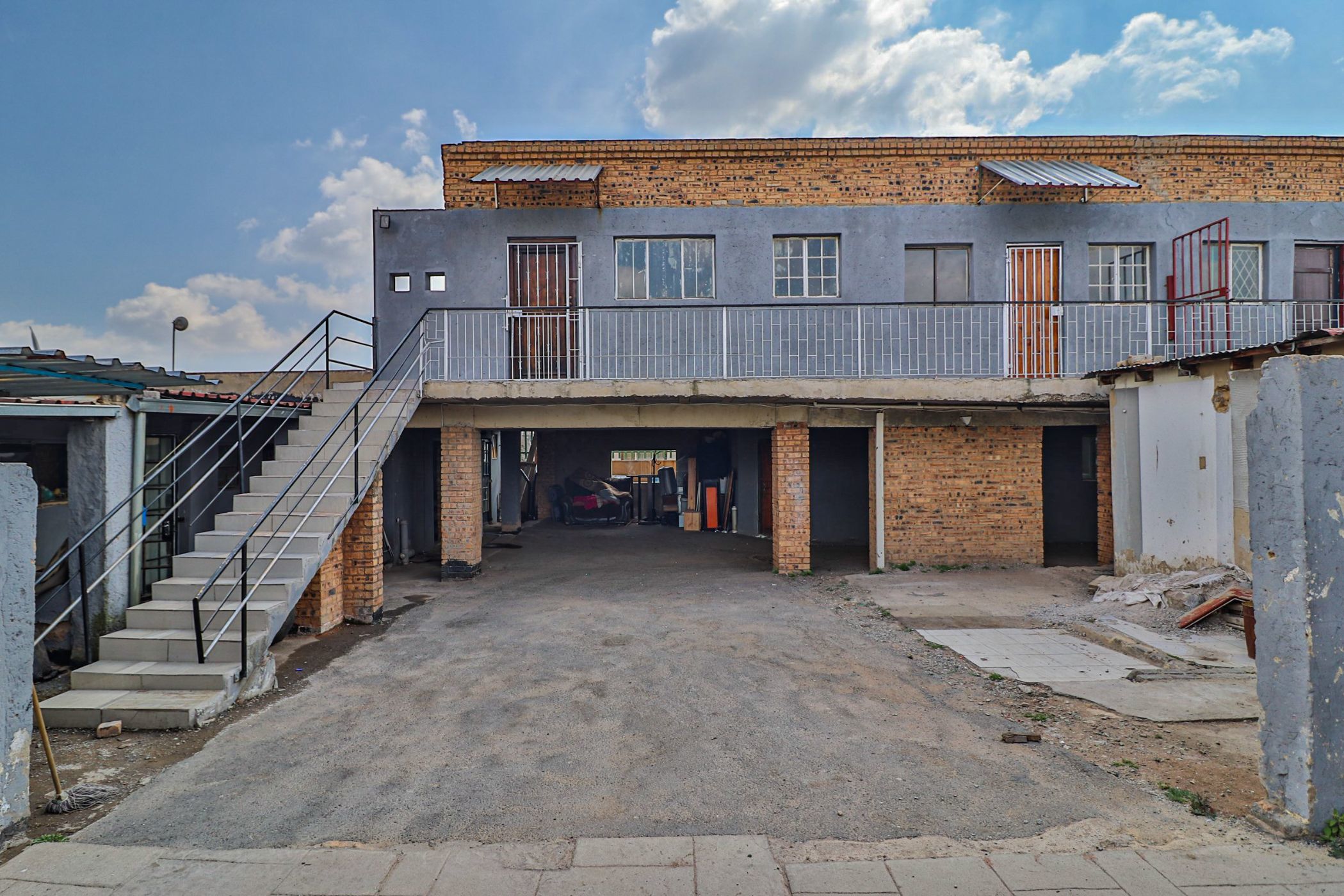 Residential complex for sale in Regents Park - 1GV1584951