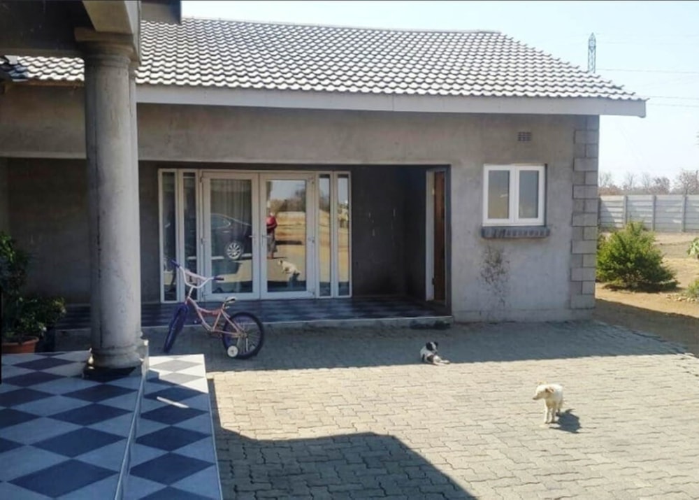 Smallholding for sale in Francistown, Botswana - 3BO1584998 Smallholding for sale in Francistown, Botswana - 3BO1584998