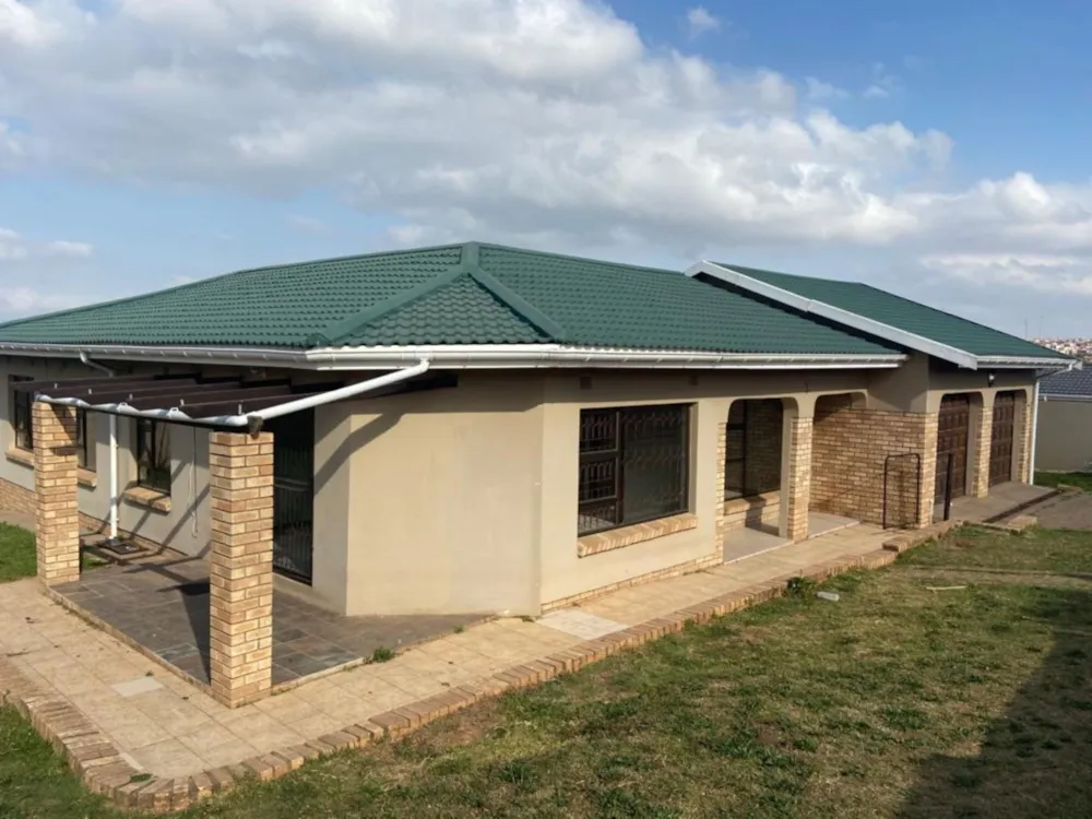 House let in Southernwood, Mthatha - 1MH1704453 House let in Southernwood, Mthatha - 1MH1704453